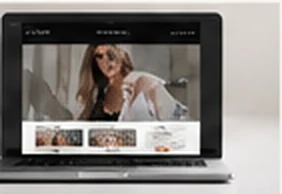 Responsive model portfolio website example